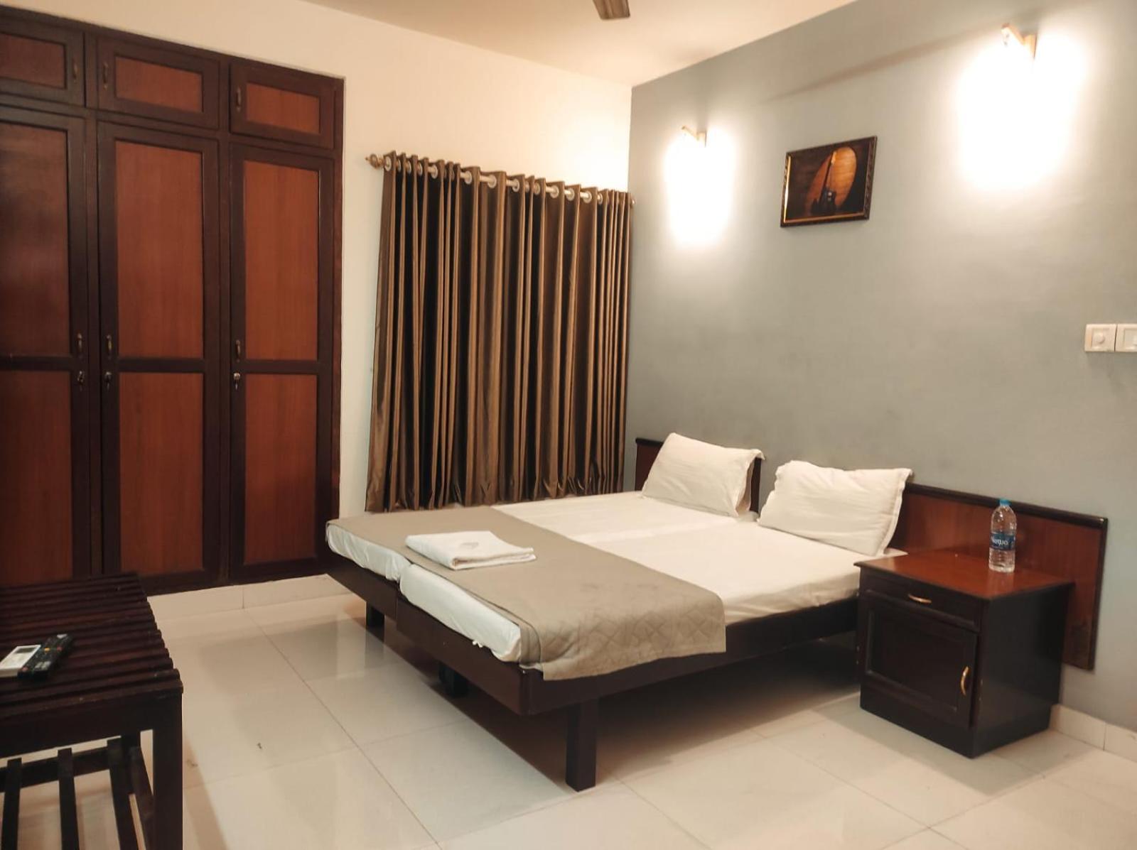 Orkuz Residency Apartment Kochi Екстериор снимка