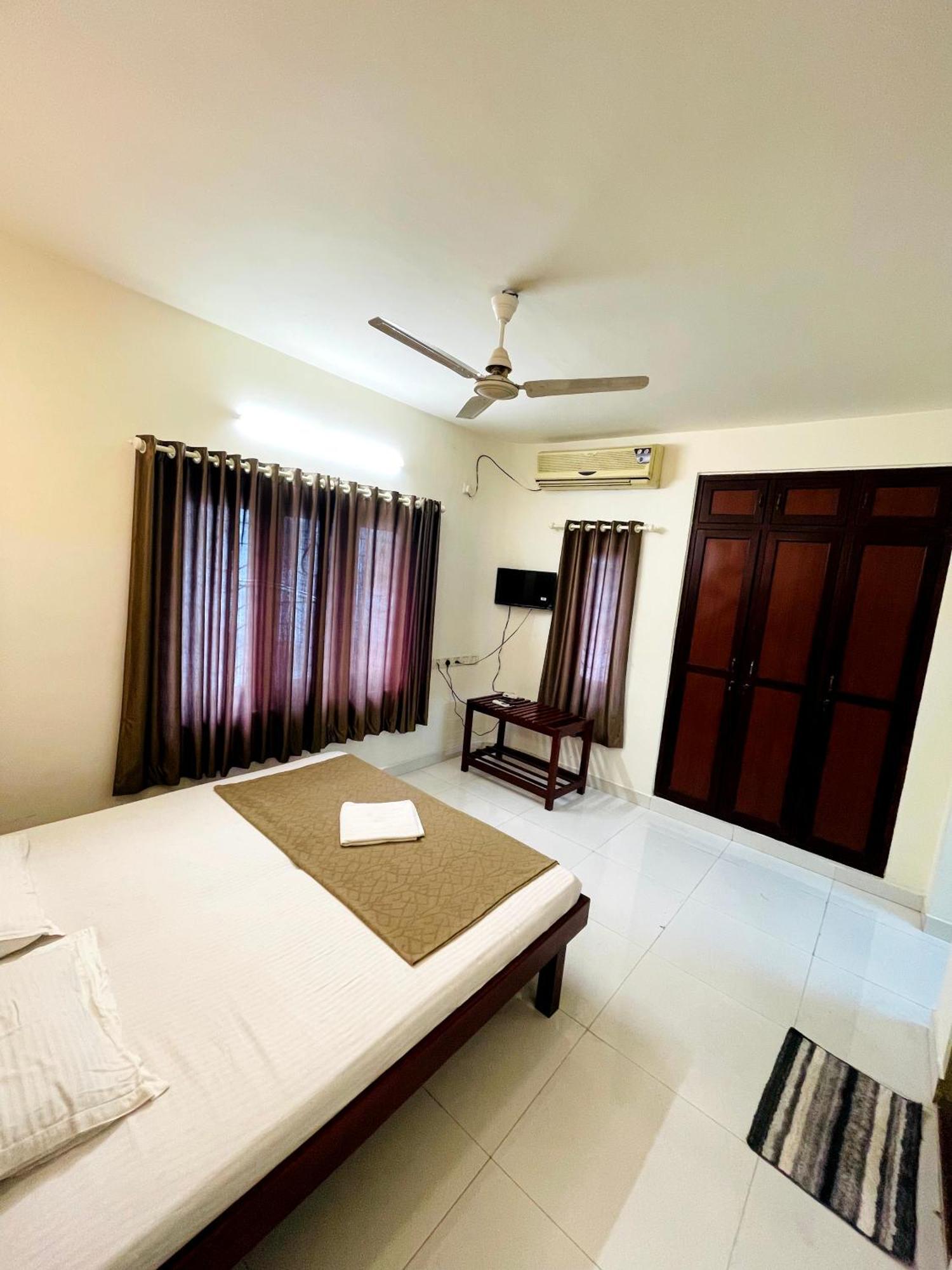 Orkuz Residency Apartment Kochi Екстериор снимка
